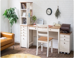 天然木のおしゃれなデスク揃ってます！