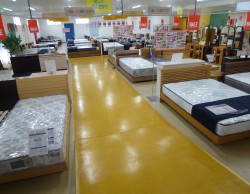 充実のベッドコーナー１００種類！