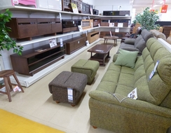 ソファー・サイズもカラーも素材も豊富です！