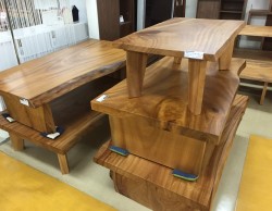 和風家具・座卓・一枚板あります