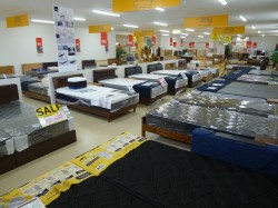 天然木のキッチン収納